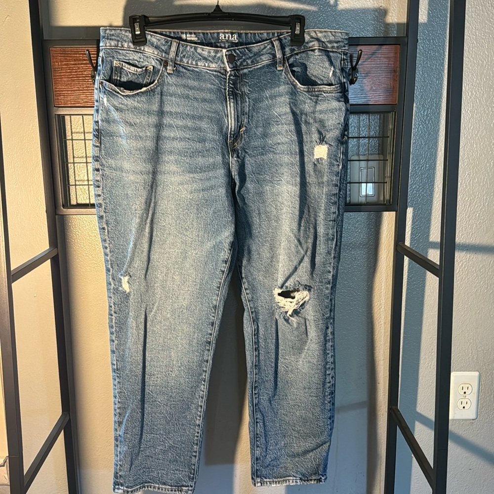 a.n.a Women's Boyfriend Jeans - Light Blue